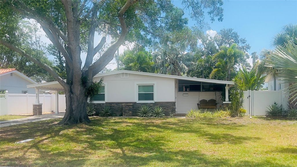 4201 DES MOINES STREET NE, St Petersburg, FL 33703