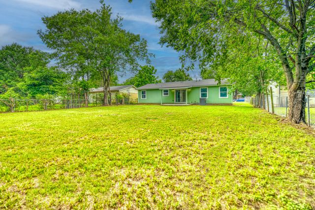 10020 Homeplace Drive, Dallas, TX 75217
