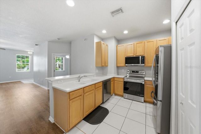 9508 W PARK VILLAGE DRIVE 107, Tampa, FL 33626
