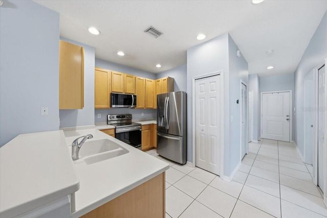 9508 W PARK VILLAGE DRIVE 107, Tampa, FL 33626