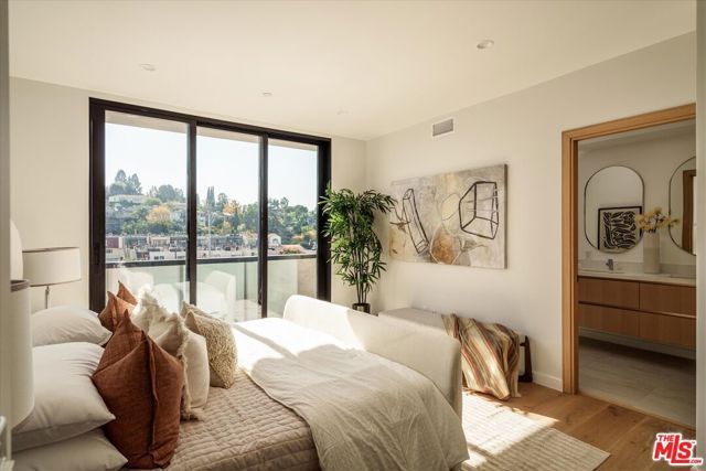 2822 Avenel Street, Los Angeles, CA 90039