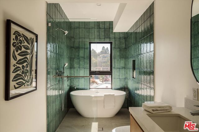 2822 Avenel Street, Los Angeles, CA 90039