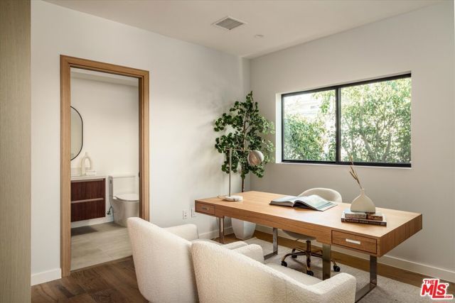 2822 Avenel Street, Los Angeles, CA 90039