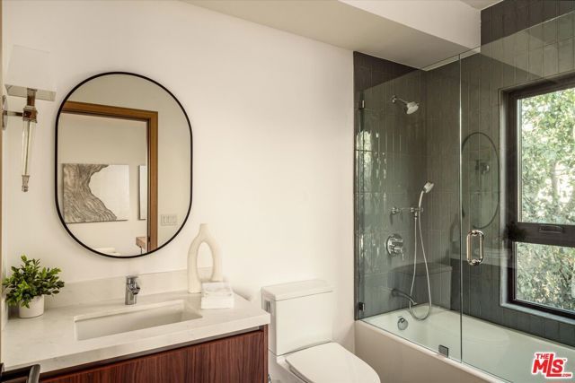 2822 Avenel Street, Los Angeles, CA 90039