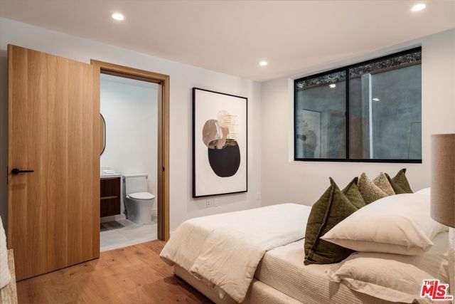 2822 Avenel Street, Los Angeles, CA 90039