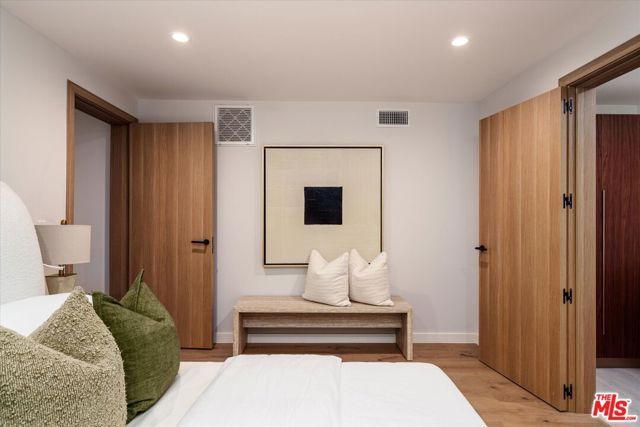 2822 Avenel Street, Los Angeles, CA 90039