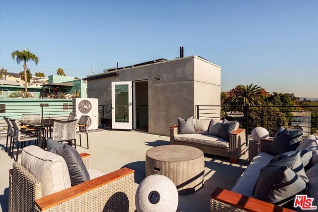 2822 Avenel Street, Los Angeles, CA 90039