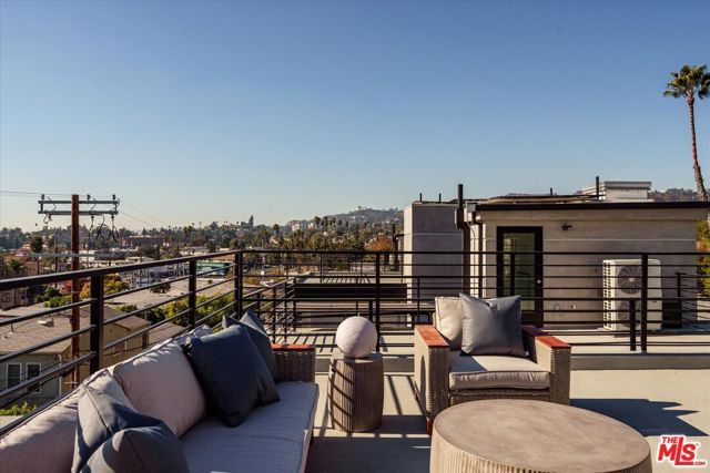 2822 Avenel Street, Los Angeles, CA 90039