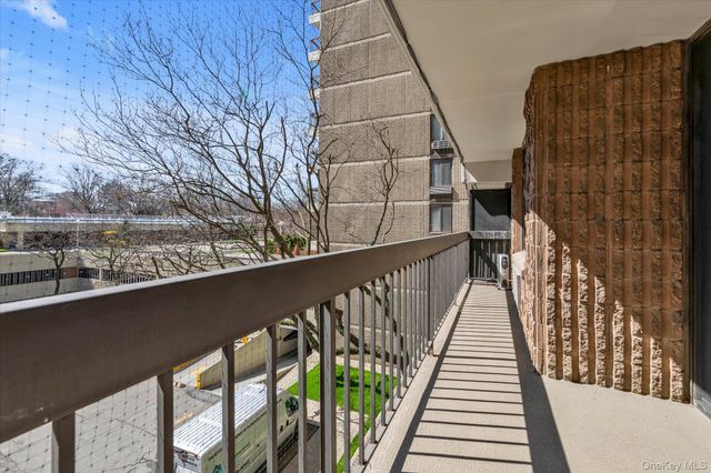 15038 Union Turnpike 2H, Flushing, NY 11367