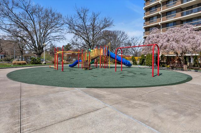 15038 Union Turnpike 2H, Flushing, NY 11367