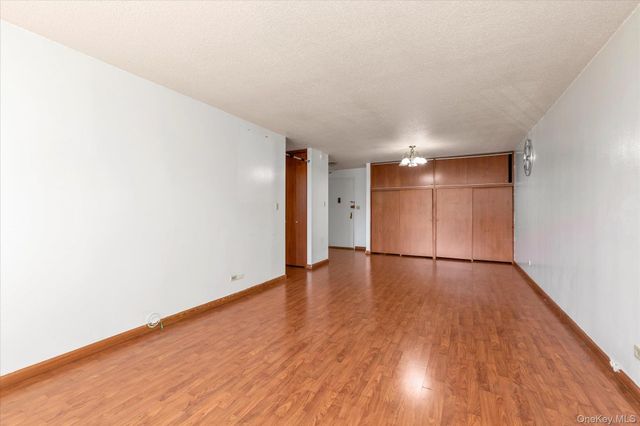 15038 Union Turnpike 2H, Flushing, NY 11367