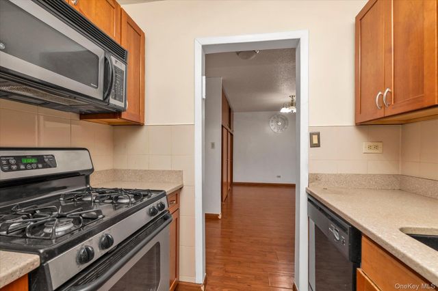 15038 Union Turnpike 2H, Flushing, NY 11367