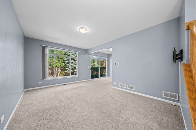 440 Coventry Circle, Glendale Heights, IL 60139