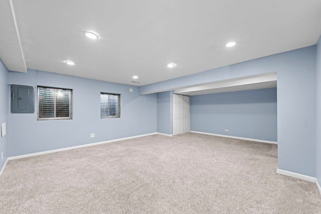 440 Coventry Circle, Glendale Heights, IL 60139