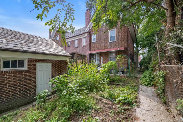 33-25 88th Street, Jackson Heights, NY 11372