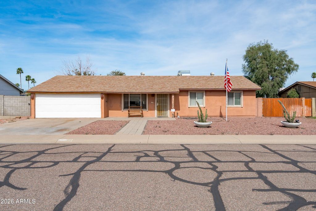 3450 E SUNNYSIDE Drive, Phoenix, AZ 85028