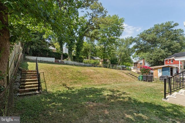 4826 WOODLAWN DR, Hyattsville, MD 20784