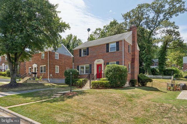 4826 WOODLAWN DR, Hyattsville, MD 20784