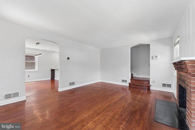 4826 WOODLAWN DR, Hyattsville, MD 20784