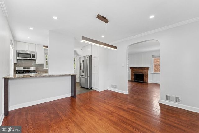 4826 WOODLAWN DR, Hyattsville, MD 20784