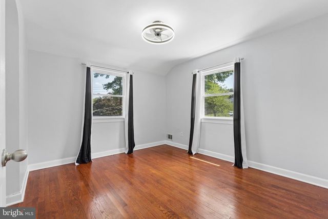 4826 WOODLAWN DR, Hyattsville, MD 20784