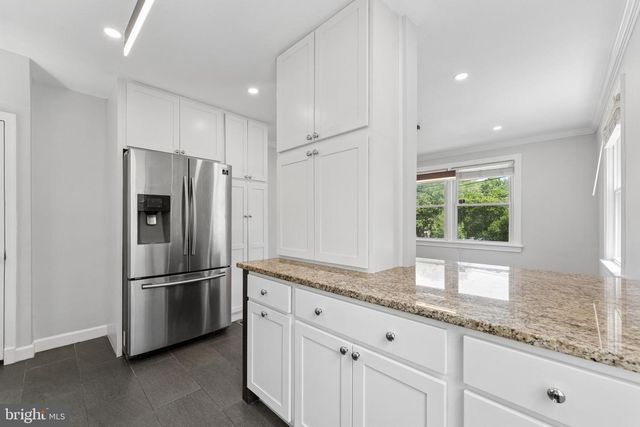 4826 WOODLAWN DR, Hyattsville, MD 20784