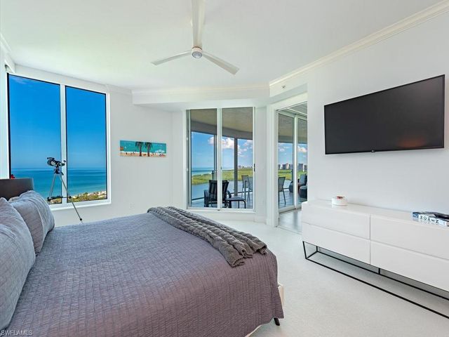 60 Seagate DR 1505, Naples, FL 34103