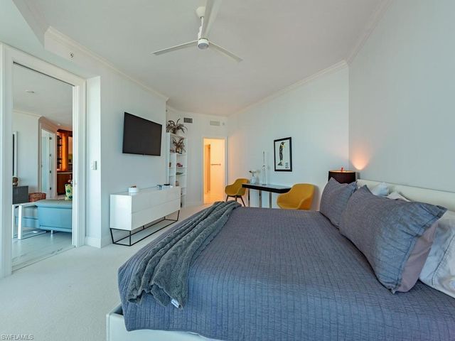 60 Seagate DR 1505, Naples, FL 34103
