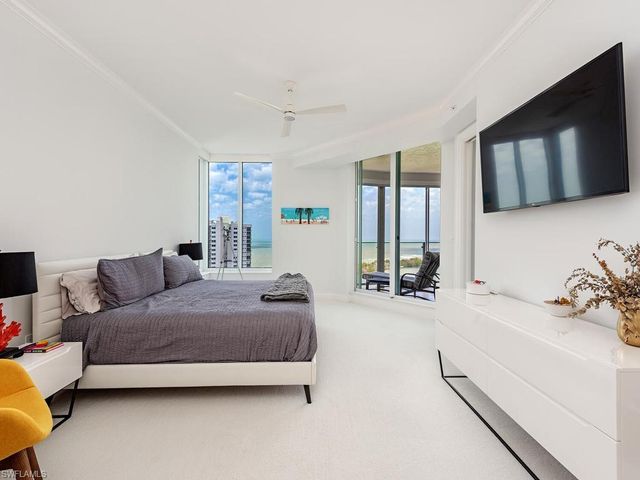 60 Seagate DR 1505, Naples, FL 34103