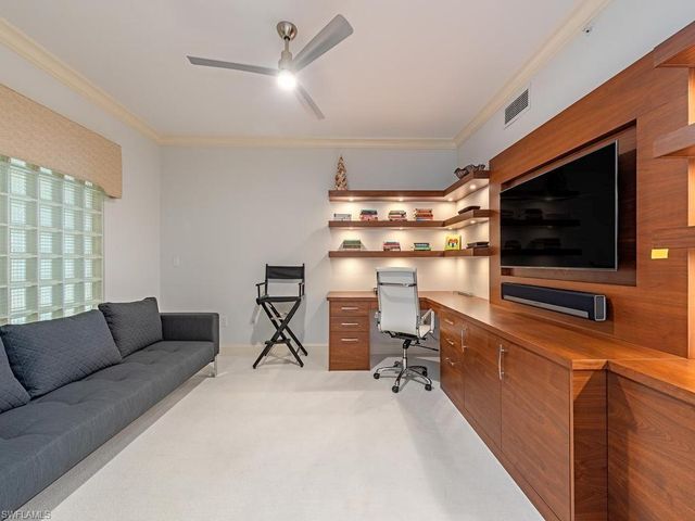 60 Seagate DR 1505, Naples, FL 34103