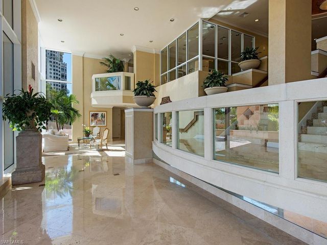 60 Seagate DR 1505, Naples, FL 34103