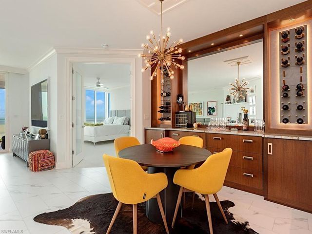 60 Seagate DR 1505, Naples, FL 34103