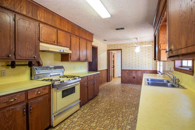 5811 Yarborough Rd., Longview, TX 75604