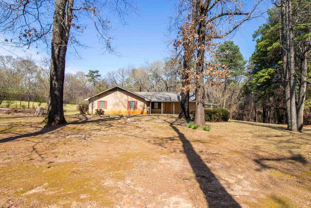 5811 Yarborough Rd., Longview, TX 75604