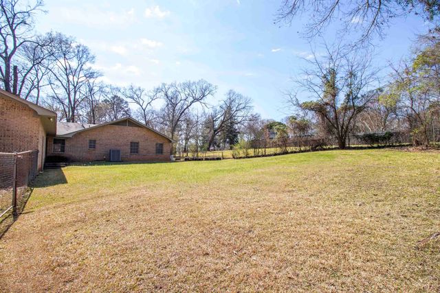 5811 Yarborough Rd., Longview, TX 75604