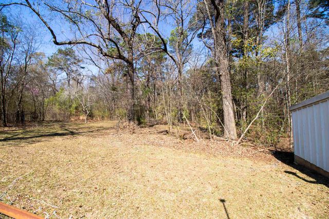 5811 Yarborough Rd., Longview, TX 75604