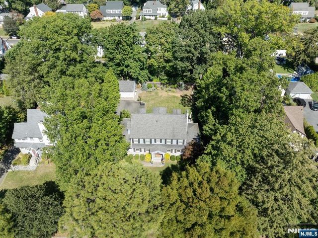 429 Fairway Road, Ridgewood, NJ 07450