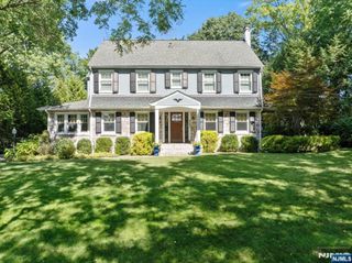 429 Fairway Road, Ridgewood, NJ 07450
