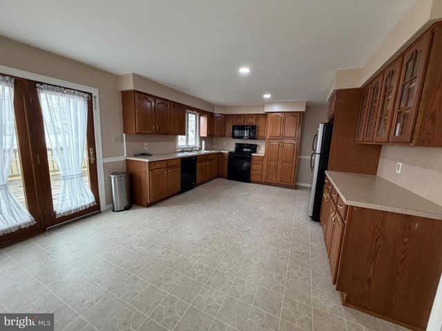 1092 PAPER MILL ROAD, Chambersburg, PA 17202