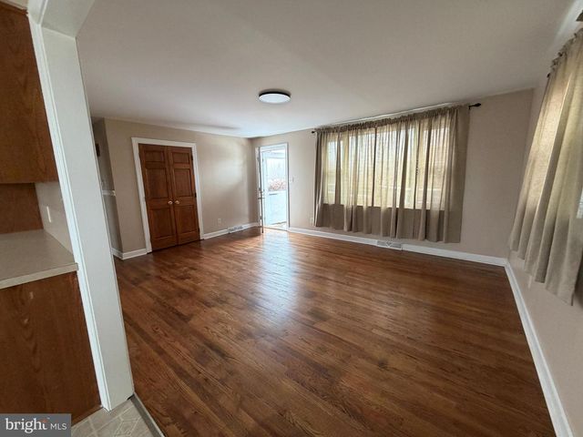 1092 PAPER MILL ROAD, Chambersburg, PA 17202