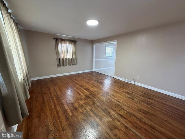 1092 PAPER MILL ROAD, Chambersburg, PA 17202