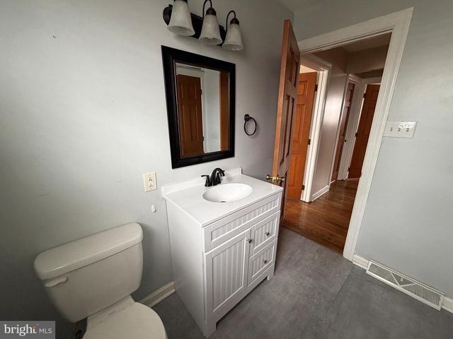 1092 PAPER MILL ROAD, Chambersburg, PA 17202