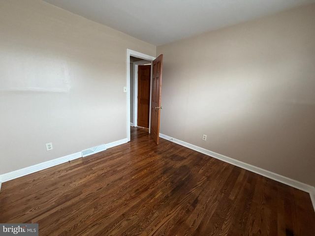 1092 PAPER MILL ROAD, Chambersburg, PA 17202