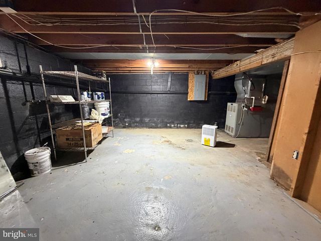 1092 PAPER MILL ROAD, Chambersburg, PA 17202