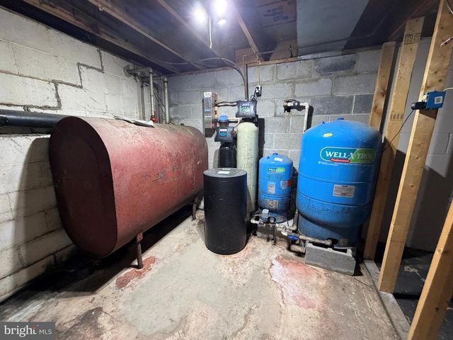 1092 PAPER MILL ROAD, Chambersburg, PA 17202