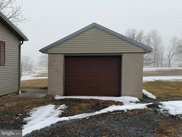 1092 PAPER MILL ROAD, Chambersburg, PA 17202