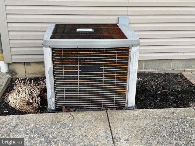 1092 PAPER MILL ROAD, Chambersburg, PA 17202