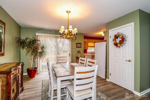 18 Mulberry Lane, Metuchen, NJ 08840