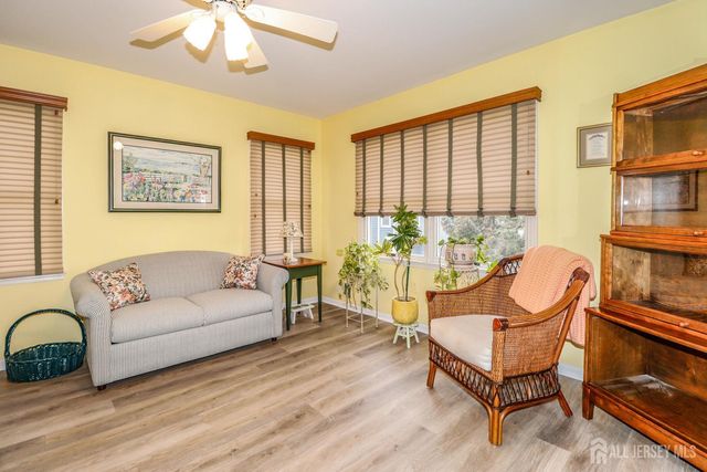 18 Mulberry Lane, Metuchen, NJ 08840