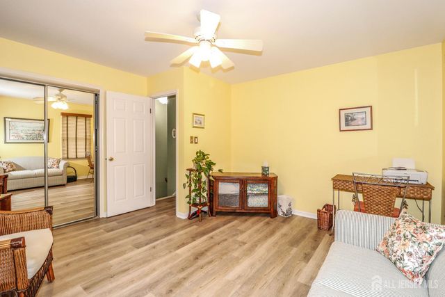 18 Mulberry Lane, Metuchen, NJ 08840